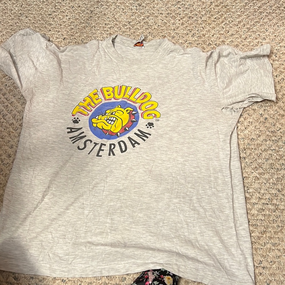 The bulldog tshirt